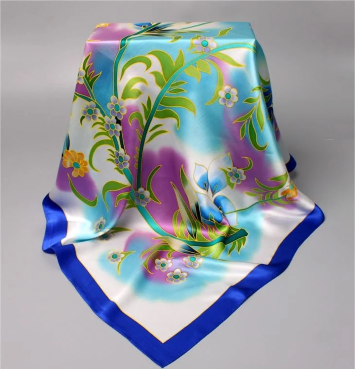 China Custom Lady Silk Scarf Supplier