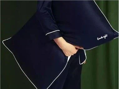 Print Silk Twilly를 개인 맞춤 제작할 수 있나요?